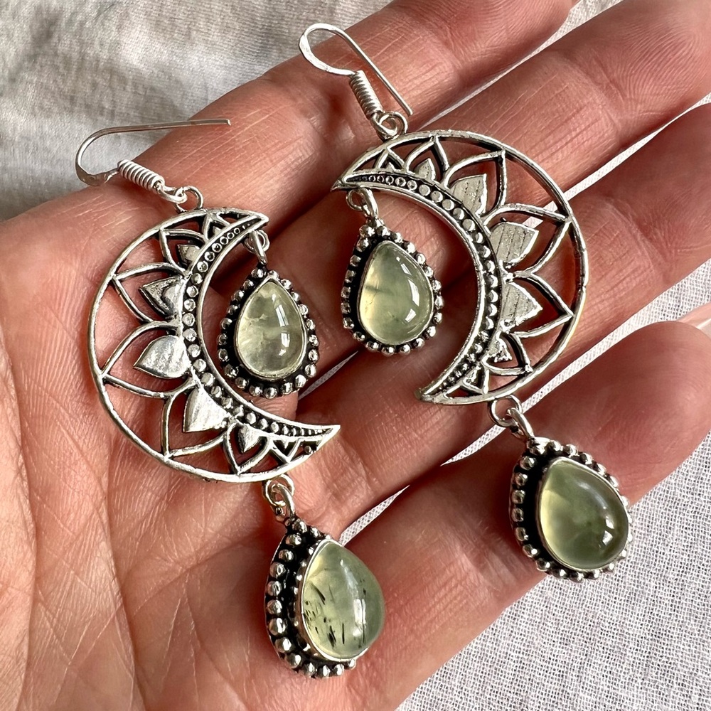 925 LUNA MOON 🌙 Moss Prehnite Crescent Moon Earrings